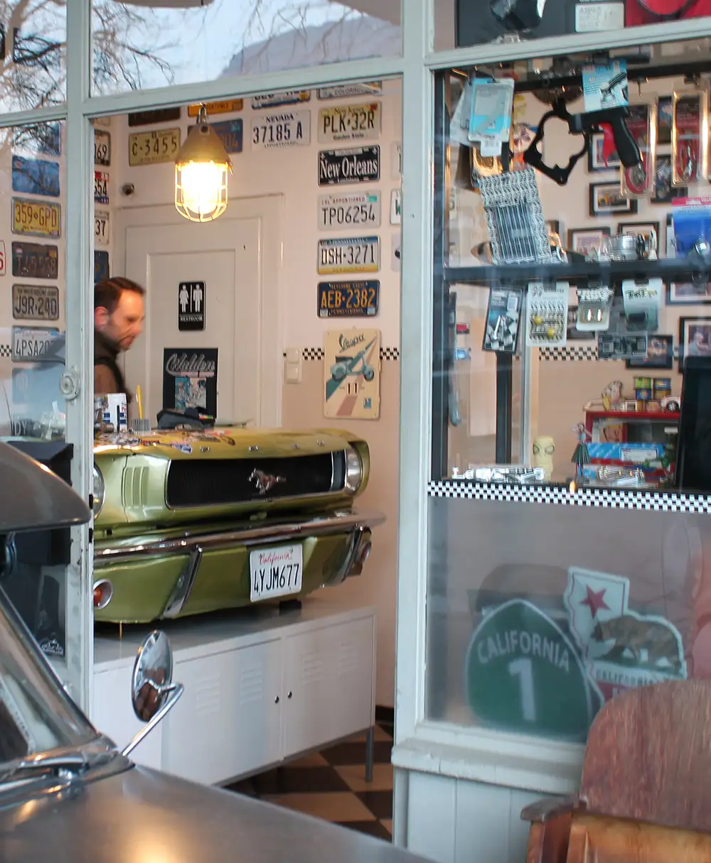 Flos Garage